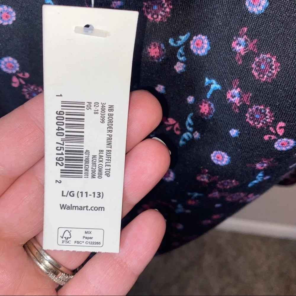 No Boundaries Border Print Ruffle Top NWT - Picture 5 of 10